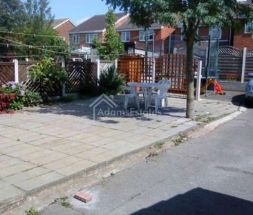 Staincliffe Road, Dewsbury, WF13 - Photo 2