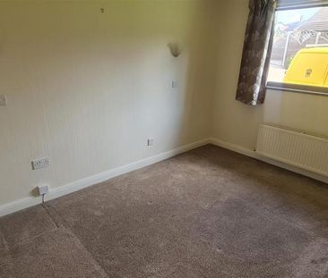 3 bedroom detached bungalow to rent - Photo 3