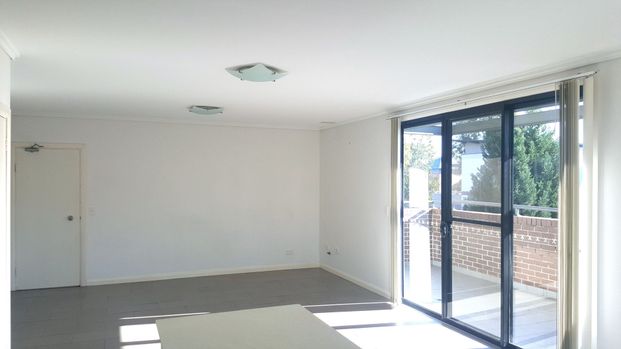 Spacious Two-Bedroom Home - Photo 1