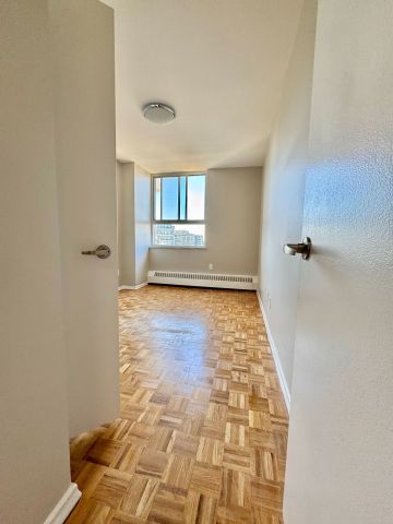 For Lease - 6200 Bathurst Street Unit# 1504, Toronto, Ontario - Photo 2