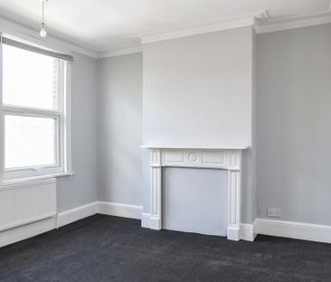 3 bedroom flat to rent - Photo 1