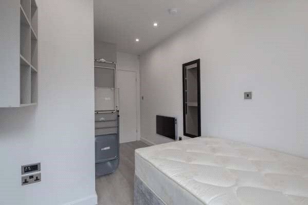 3 Damside Road, Huddersfield, HD4 - Photo 1