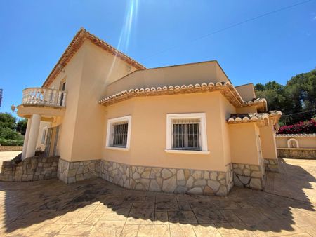 LONG TERM RENTAL Beautiful villa with sea views for rent in Benissa coast with 5 bedrooms. - Photo 3