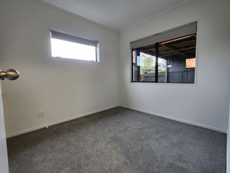 Local, Convenient, Easy! - Photo 5