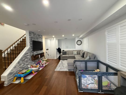 For Lease - 22 Rochefort Drive, Toronto, Ontario - Photo 1
