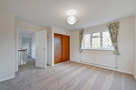 4 bedroom detached house to rent - Photo 3