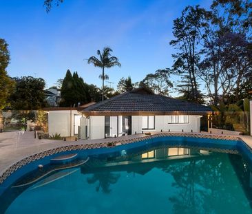 Modern Family 5 Bedroom Home with Poolside Living & Westleigh Conve... - Photo 3