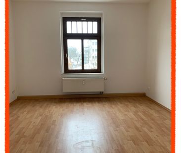 PREISWERTE 2-Zimmer-Dachgeschoss-Wohnung zu vermieten! - Foto 1