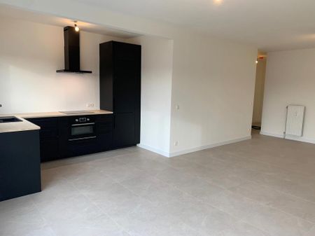 Volledig gerenoveerd 2slpk. app.! - Photo 3