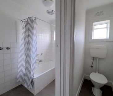 8/2B Nullawil Street, Springvale, Vic 3171 - Photo 4