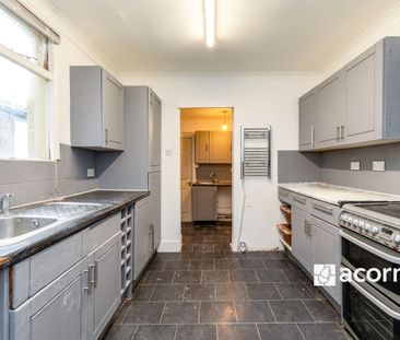 Terraced House to rent - Balmoral Road, Gillingham, ME7 - Photo 6