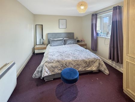 2 Iona Walk, Colchester, CO5 7JD - Photo 3