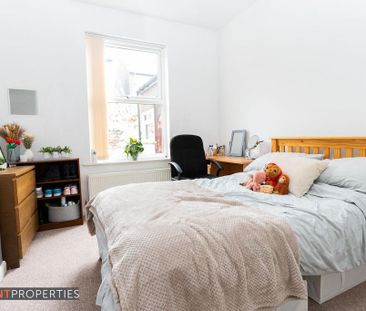 4 bedroom terraced house to rent - Photo 4