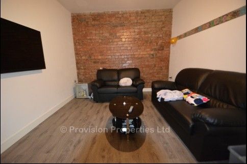 5 Bedroom Student House Hyde Park LS6 - Photo 1