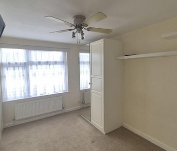 4 bedroom semi-detached house to rent - Photo 5