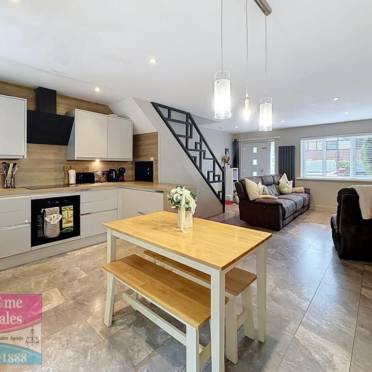 3 bedroom semi-detached house to rent - Photo 1