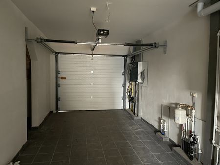 Drie slaapkamer EENGEZINSWONING met garage & tuin - Photo 3