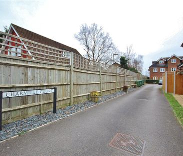 Warren Road, Ashford, Surrey, TW15 1SD - Photo 1