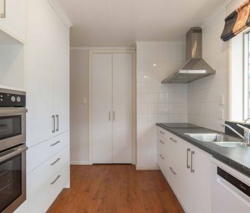 Well Presented Family Home - Photo 3