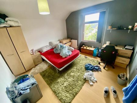 3 bedroom flat to rent - Photo 3