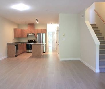 Spacious 3 bedroom Townhouse in Garibaldi Highlands - Photo 3