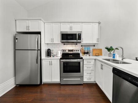 For Lease - 47 Burlington Street, Hamilton, Ontario - Photo 2