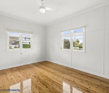 Easy to maintain, this three bedroom timber home will surely impress. - Photo 1