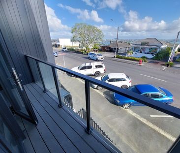 Modern Birkenhead Townhouse - Photo 4