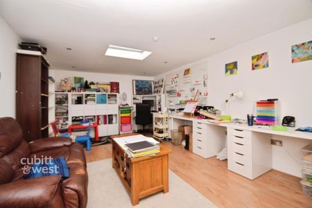 3 bedroom terraced house to rent - Photo 5