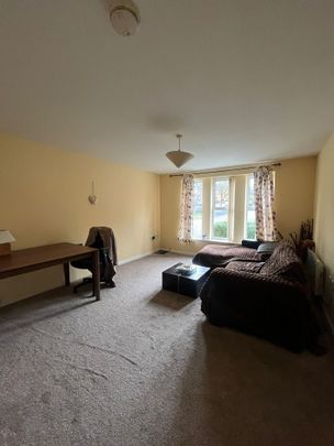 Lawndale Close, Radcliffe - Photo 1