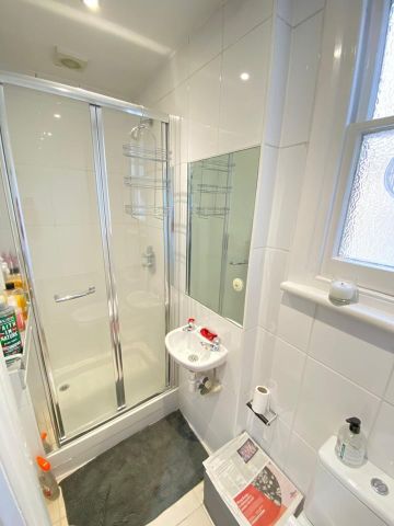 Room in a Shared House, Hildyard Road, SW6 - Photo 4