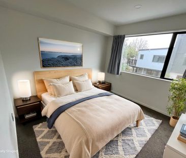 Style, Security & Comfort in One Smart Home - Photo 6