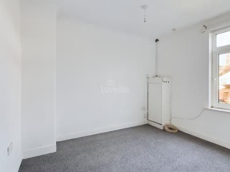 2 bedroom Terraced House To Let - Photo 3