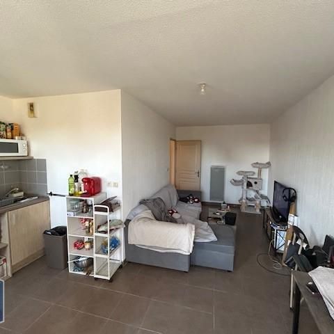 Location Appartement 2 pièces 51m² LA SEYNE SUR MER 83500 - Photo 1