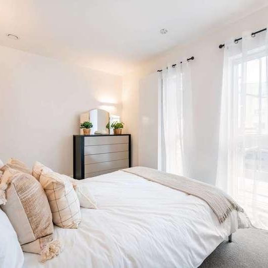 Madeleine Court, North Acton, W3 - Photo 1