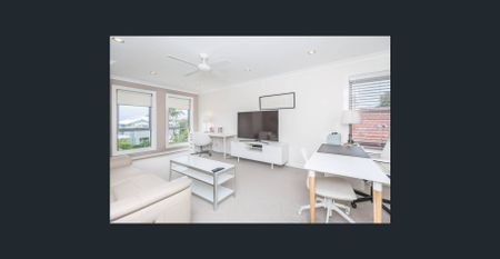 Spacious double storey home - Photo 5