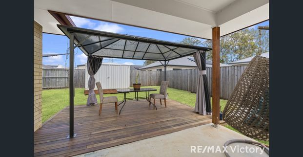 Fantastic 3 bedroom home with Solar - Photo 1
