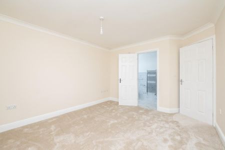 5 bedroom detached house to rent - Photo 4