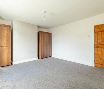 2 bedroom end of terrace house to rent - Photo 3