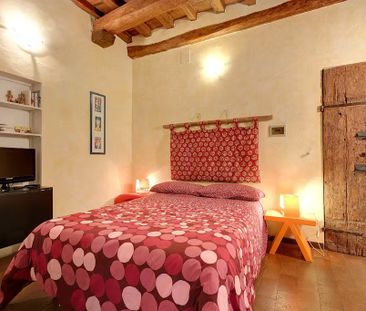 Via dello Sprone, Florence, Tuscany 50125 - Photo 2