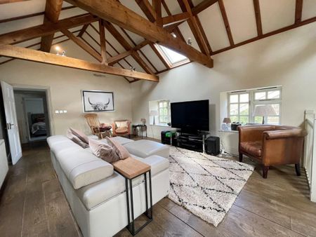 4 bedroom detached house to rent - Photo 4