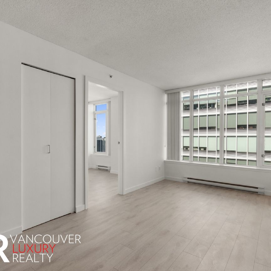 Condo in Downtown Vancouver, BC - Photo 1