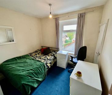 3 bedroom private hall to rent - Photo 5