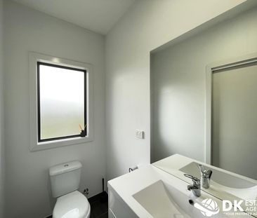 Comfy and Convenience Location - Photo 3