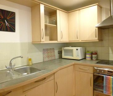2 bedroom flat to rent - Photo 6