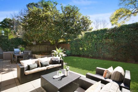 Gorgeous Character Home - Conveniently Located - Photo 5