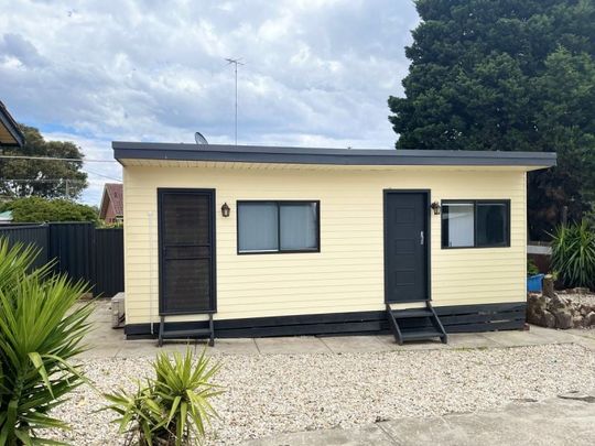 Cosy, Light-Filled Bungalow in Prime Location - Photo 1