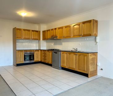 Ground Floor Living - Entry via Lapish Ave - Photo 2