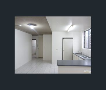 Spacious second floor unit - Photo 5