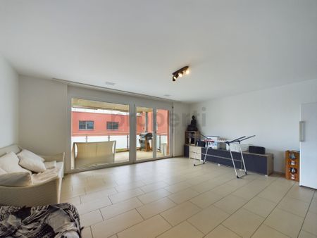Moderne 3.5-Zimmer Wohnung in Weiach - Photo 2